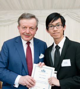 Jian Yi receives award from Lord Lexden